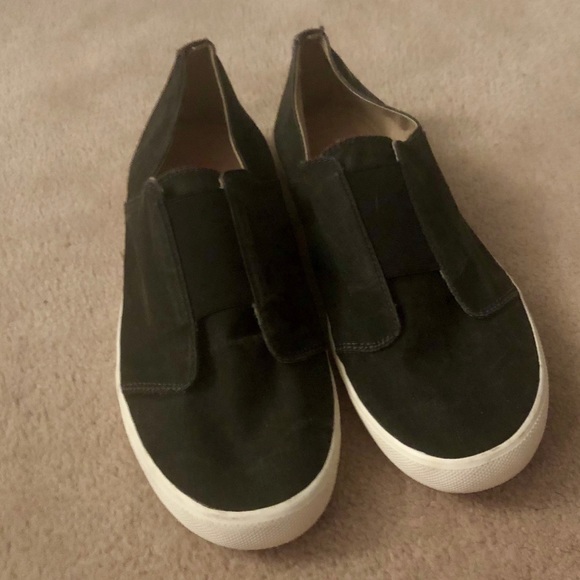 Roxy Shoes - 🥑 Roxy NWOT Slip On Flats!
